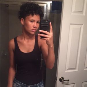 Meet your Posher, Alexis